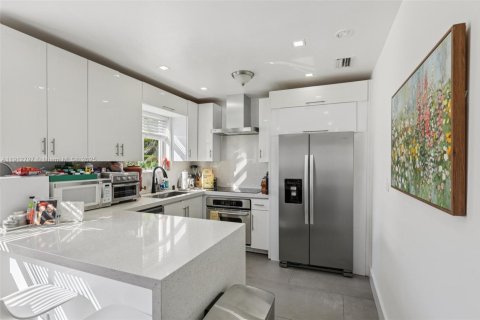 Купить виллу или дом в Майами-Шорс, Флорида 3 спальни, 119.01м2, № 1973631 - фото 8