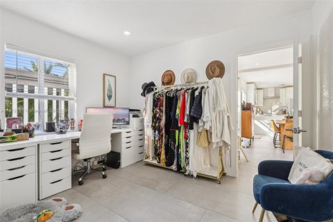 Купить виллу или дом в Майами-Шорс, Флорида 3 спальни, 119.01м2, № 1973631 - фото 24