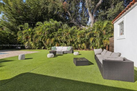 Купить виллу или дом в Майами-Шорс, Флорида 3 спальни, 119.01м2, № 1973631 - фото 26