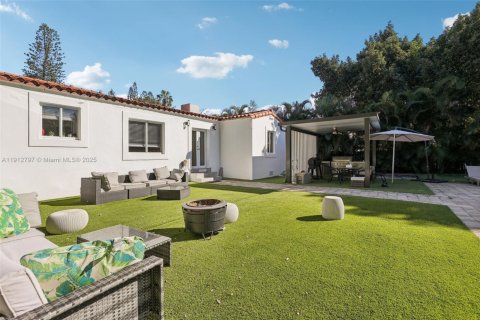 Купить виллу или дом в Майами-Шорс, Флорида 3 спальни, 119.01м2, № 1973631 - фото 28