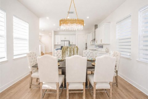 Villa ou maison à vendre à Orlando, Floride: 5 chambres, 318.19 m2 № 2354306 - photo 12