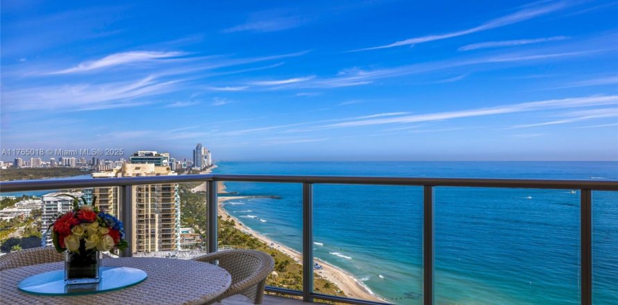 Condo in Bal Harbour, Florida, 2 bedrooms  № 1715861