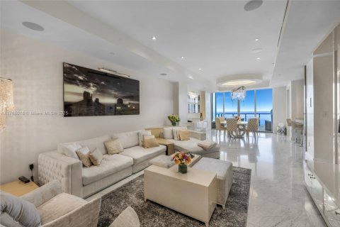 Condo in Bal Harbour, Florida, 2 bedrooms  № 1715861 - photo 5