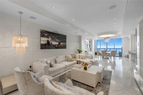 Condo in Bal Harbour, Florida, 2 bedrooms  № 1715861 - photo 29