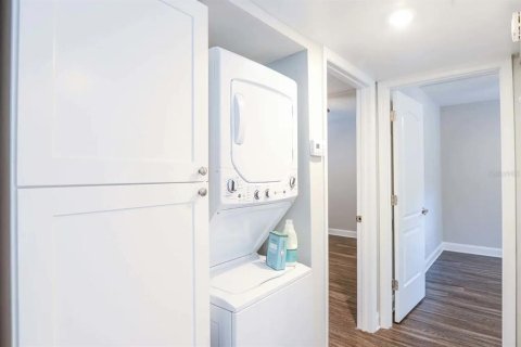 Apartamento en alquiler en Tampa, Florida, 2 dormitorios, 92.9 m2 № 1904149 - foto 3