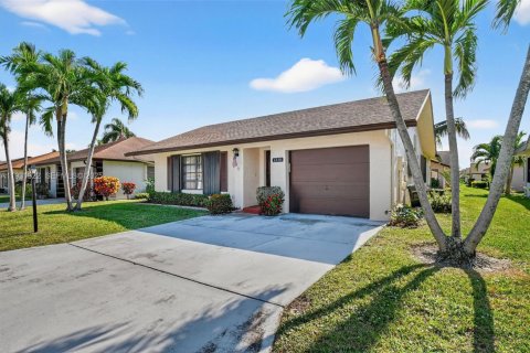 House in Greenacres, Florida 2 bedrooms, 107.49 sq.m. № 2055209 - photo 3