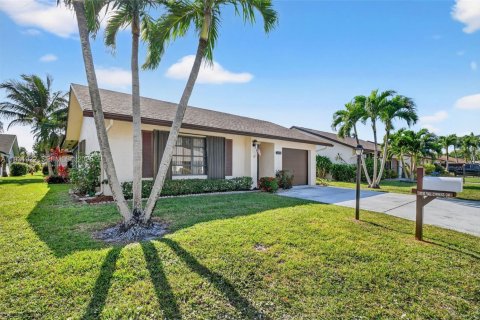 House in Greenacres, Florida 2 bedrooms, 107.49 sq.m. № 2055209 - photo 2