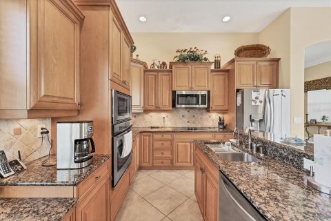House in Englewood, Florida 3 bedrooms, 210.98 sq.m. № 1916563 - photo 10