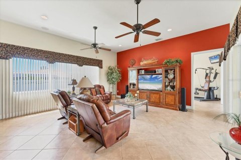 House in Englewood, Florida 3 bedrooms, 210.98 sq.m. № 1916563 - photo 6
