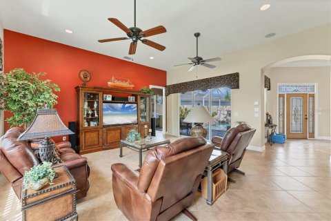 House in Englewood, Florida 3 bedrooms, 210.98 sq.m. № 1916563 - photo 7