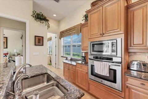 House in Englewood, Florida 3 bedrooms, 210.98 sq.m. № 1916563 - photo 12