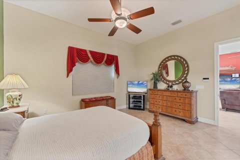 House in Englewood, Florida 3 bedrooms, 210.98 sq.m. № 1916563 - photo 18