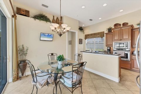 House in Englewood, Florida 3 bedrooms, 210.98 sq.m. № 1916563 - photo 13