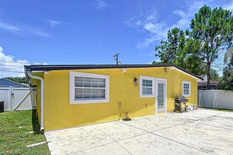 House in Tampa, Florida 2 bedrooms, 93.92 sq.m. № 1829151 - photo 6