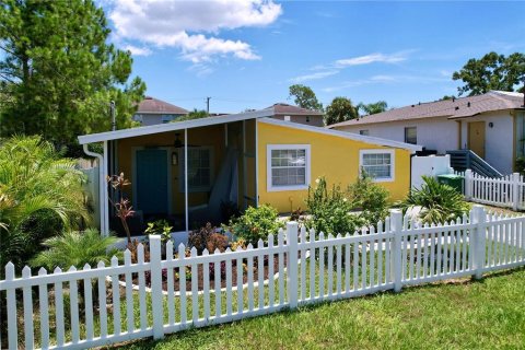 House in Tampa, Florida 2 bedrooms, 93.92 sq.m. № 1829151 - photo 3