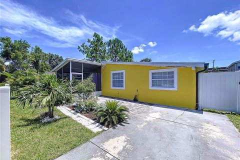 House in Tampa, Florida 2 bedrooms, 93.92 sq.m. № 1829151 - photo 10