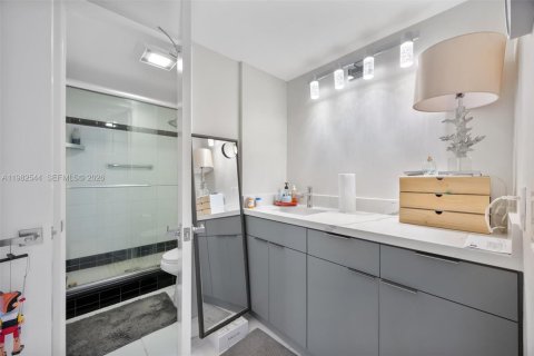 Купить кондоминиум в Авентура, Флорида 2 спальни, 101.45м2, № 2049213 - фото 11