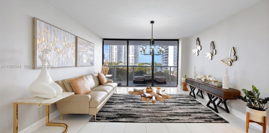 Кондоминиум с 2 спальнями в Авентура, Флорида № 2049213