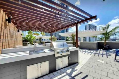 Condo in Miami, Florida, 1 bedroom  № 1991154 - photo 19