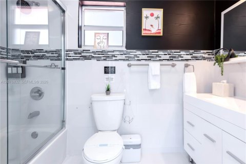 Casa en venta en Miami Springs, Florida, 4 dormitorios, 263.66 m2 № 2319634 - foto 24