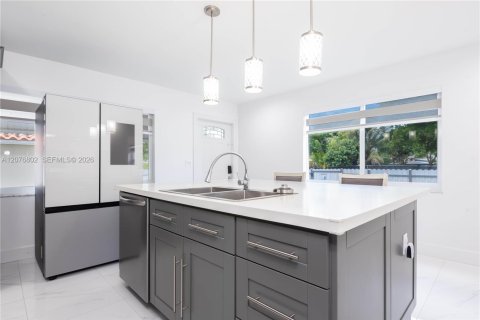 Casa en venta en Miami Springs, Florida, 4 dormitorios, 263.66 m2 № 2319634 - foto 5