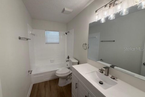 House in Lake Wales, Florida 2 bedrooms, 93.46 sq.m. № 2114558 - photo 10