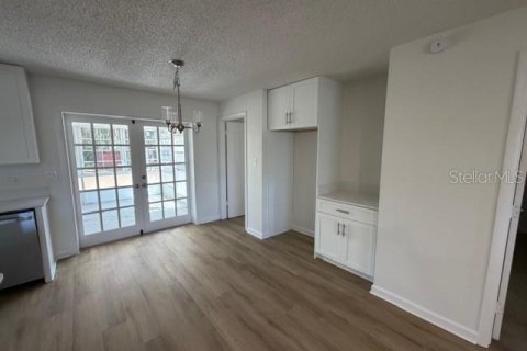 House in Lake Wales, Florida 2 bedrooms, 93.46 sq.m. № 2114558 - photo 7