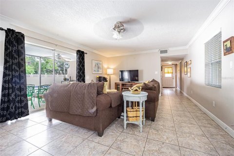 House in Tarpon Springs, Florida 4 bedrooms, 217.86 sq.m. № 2124912 - photo 27