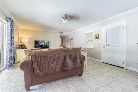 House in Tarpon Springs, Florida 4 bedrooms, 217.86 sq.m. № 2124912 - photo 28