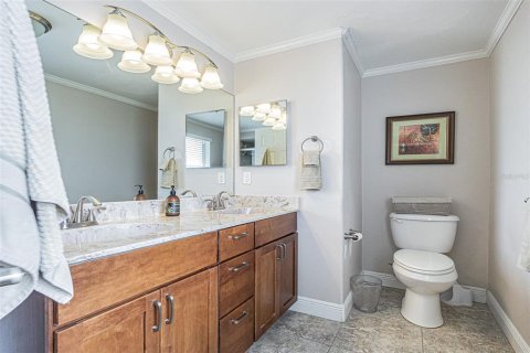 House in Tarpon Springs, Florida 4 bedrooms, 217.86 sq.m. № 2124912 - photo 24