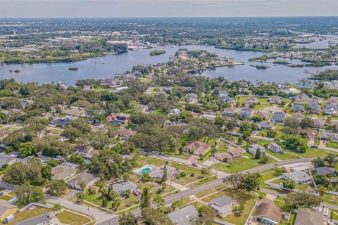 House in Tarpon Springs, Florida 4 bedrooms, 217.86 sq.m. № 2124912 - photo 9