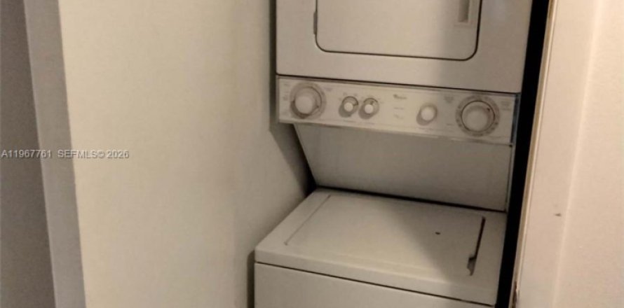 Studio à Condo à Miami, Floride  № 2029145