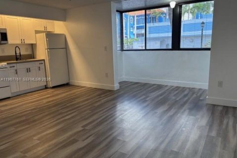 Купить кондоминиум в Майами, Флорида 38.83м2, № 2029145 - фото 4