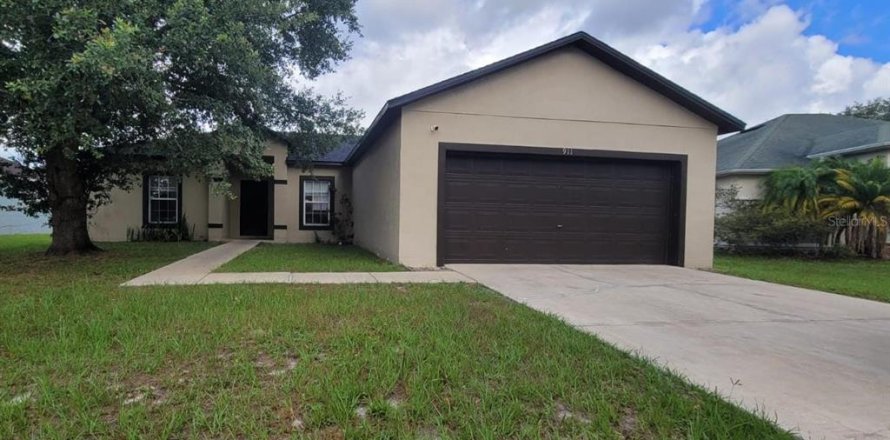 House in Kissimmee, Florida 3 bedrooms, 130.06 sq.m. № 2258734