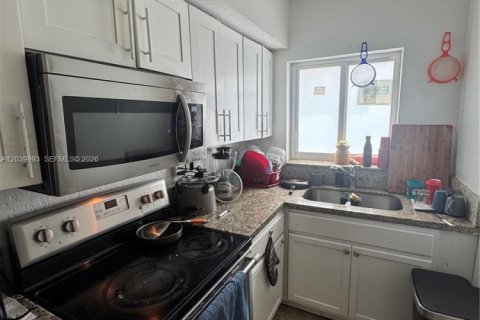 Adosado en alquiler en Miami, Florida, 4 dormitorios, 154.22 m2 № 2086167 - foto 4