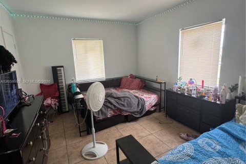 Adosado en alquiler en Miami, Florida, 4 dormitorios, 154.22 m2 № 2086167 - foto 12