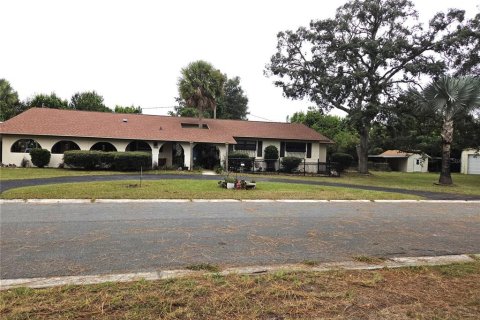 House in Ocala, Florida 4 bedrooms, 223.52 sq.m. № 2399176