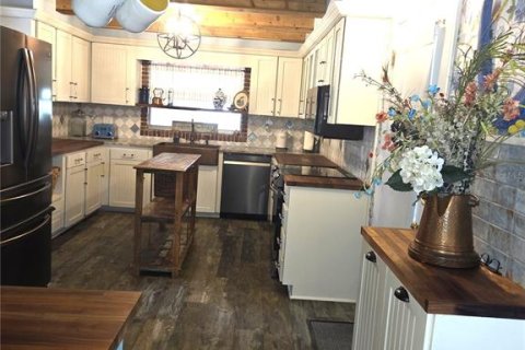 House in Ocala, Florida 4 bedrooms, 223.52 sq.m. № 2399176 - photo 6