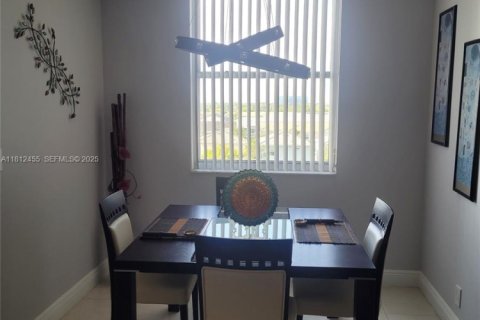 Condominio en venta en Hollywood, Florida, 2 dormitorios, 119.29 m2 № 1977405 - foto 9