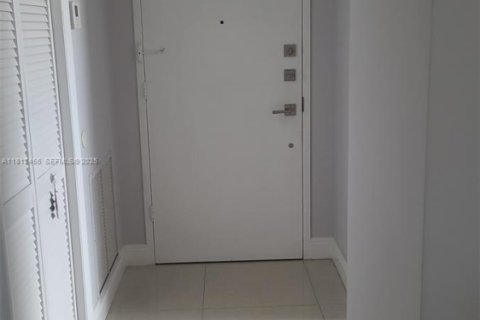 Condominio en venta en Hollywood, Florida, 2 dormitorios, 119.29 m2 № 1977405 - foto 3