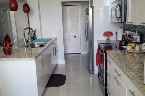 Condominio en venta en Hollywood, Florida, 2 dormitorios, 119.29 m2 № 1977405 - foto 6