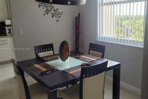 Condominio en venta en Hollywood, Florida, 2 dormitorios, 119.29 m2 № 1977405 - foto 10