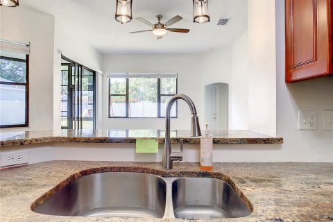 Villa ou maison à louer à Clearwater, Floride: 3 chambres, 160.72 m2 № 2167709 - photo 14
