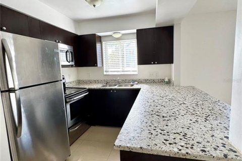 Apartamento en alquiler en Largo, Florida, 3 dormitorios, 111.95 m2 № 1852534 - foto 2