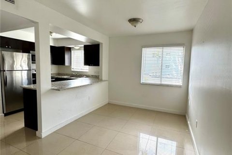Apartamento en alquiler en Largo, Florida, 3 dormitorios, 111.95 m2 № 1852534 - foto 3