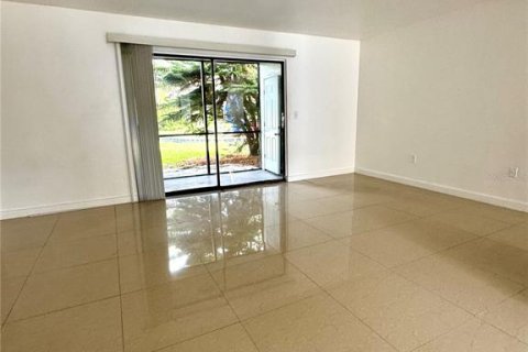 Apartamento en alquiler en Largo, Florida, 3 dormitorios, 111.95 m2 № 1852534 - foto 4