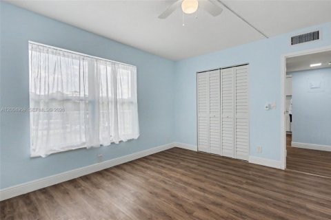 Condo in Margate, Florida, 2 bedrooms  № 2069001 - photo 17