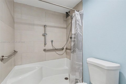 Condo in Margate, Florida, 2 bedrooms  № 2069001 - photo 15