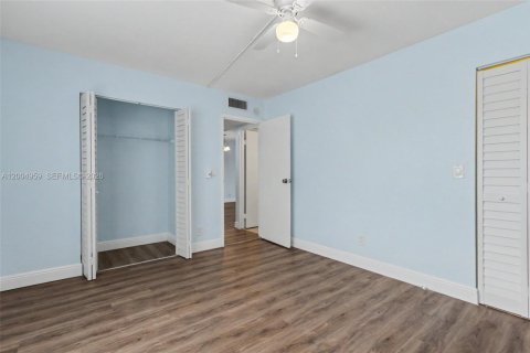 Condo in Margate, Florida, 2 bedrooms  № 2069001 - photo 18