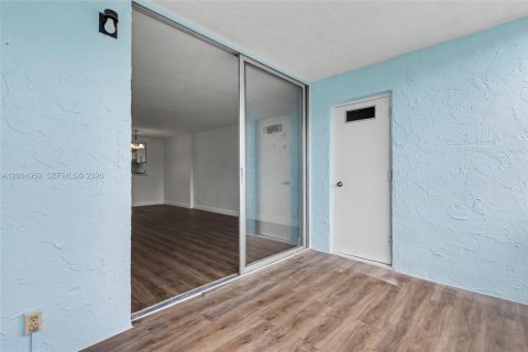 Condo in Margate, Florida, 2 bedrooms  № 2069001 - photo 21